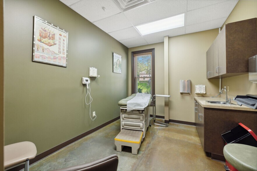 More Photos Of 3040 Business Park Cir, Goodlettsville Medical For Lease