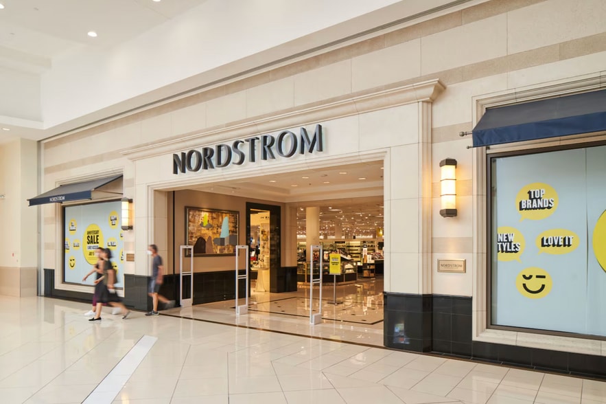 More Photos Of 7875 Montgomery Rd, Cincinnati Unknown For Lease