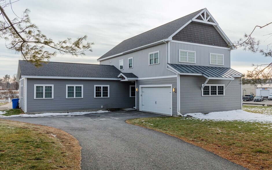 More Photos Of 6 Ames Plaza Ln, Walpole Office For Sale
