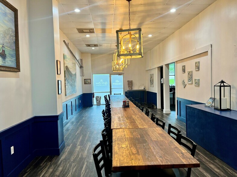 More Photos Of 6800 Thomasville Rd, Tallahassee General Retail For Sale