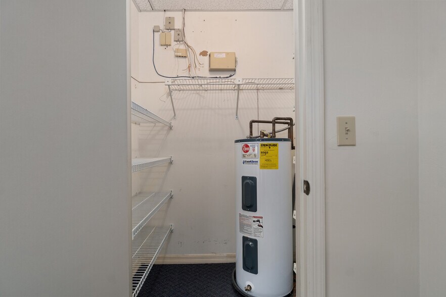 More Photos Of 300 S Line Ave, Inverness Medical For Sale