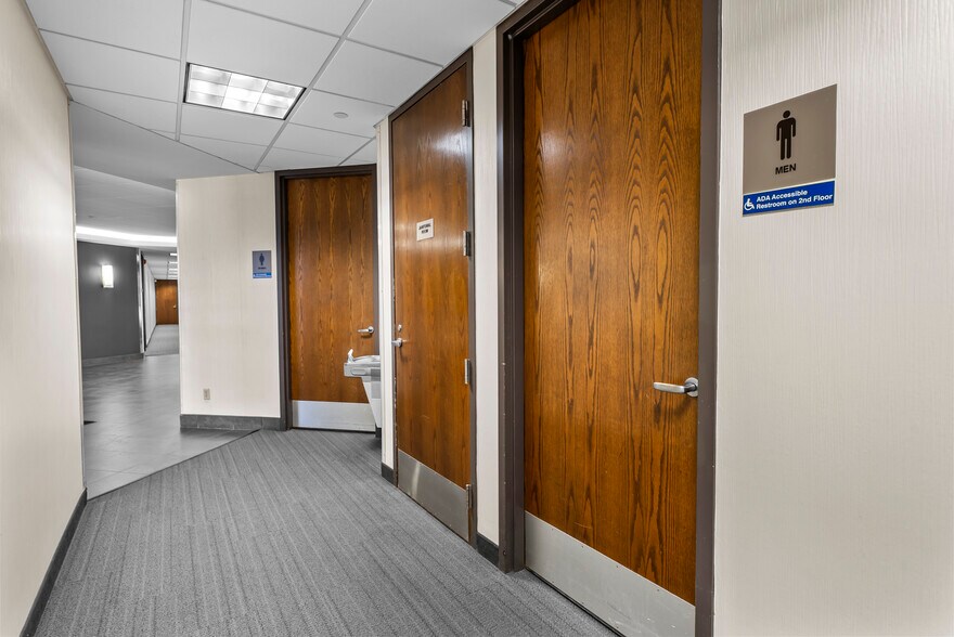 More Photos Of 7301 Ohms Ln, Edina Office For Lease