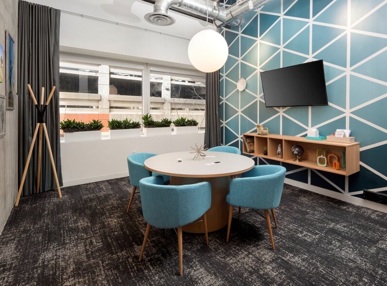 More Photos Of 565 Great Northern Way, Vancouver Office For Lease