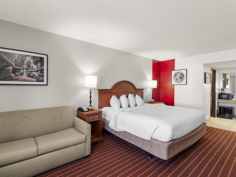 More Photos Of 333 N Main St, Richfield Hotel For Sale