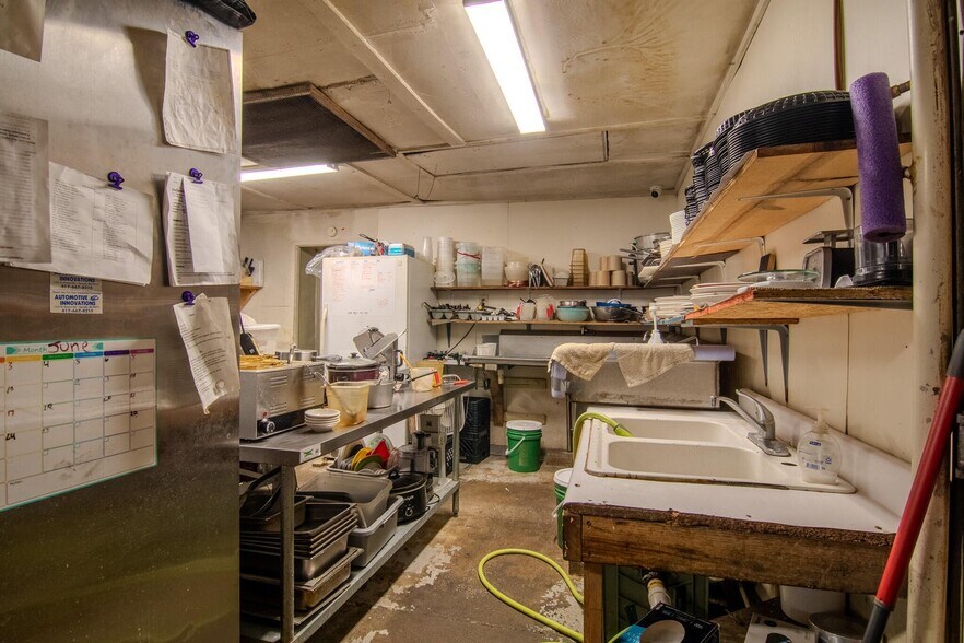 More Photos Of 18400 E B Hwy, Sheldon Flex For Sale