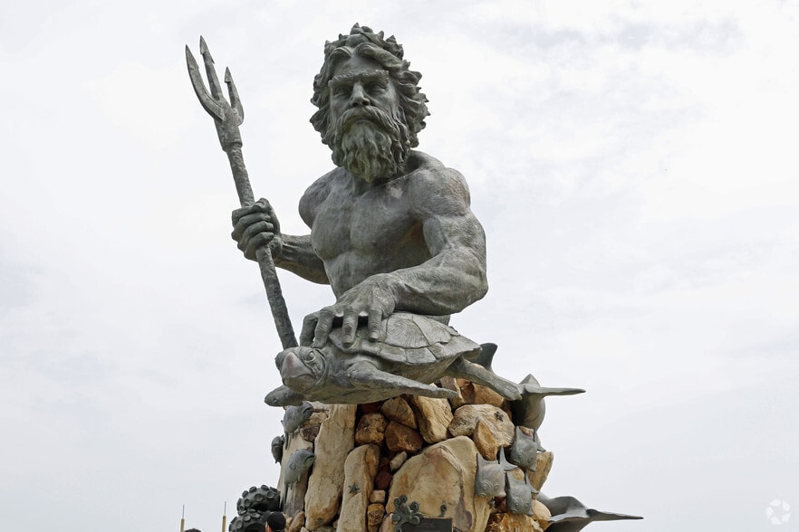 More Photos Of 332 Laskin Rd, Virginia Beach Apartments For Lease