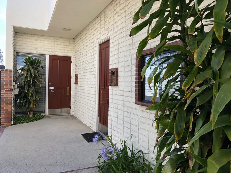 More Photos Of 215 N State College Blvd, Anaheim Medical For Lease