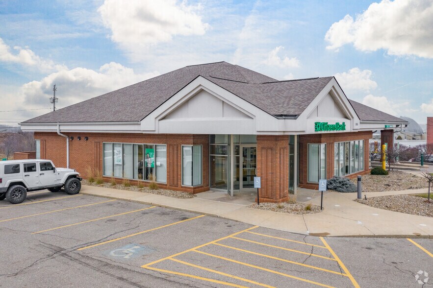 More Photos Of 1165 E Waterloo Rd, Akron Bank For Lease