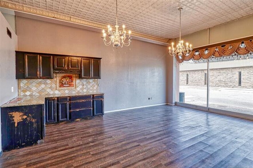 More Photos Of 37-45 E Foley St, Eufaula Storefront For Sale