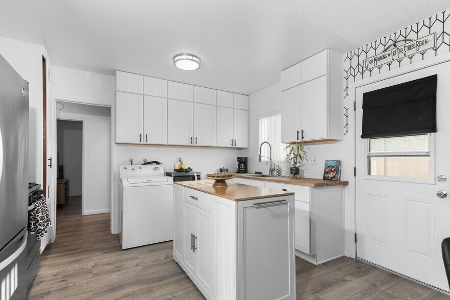 More Photos Of 8620-8624 Watson St, Cypress Apartments For Sale