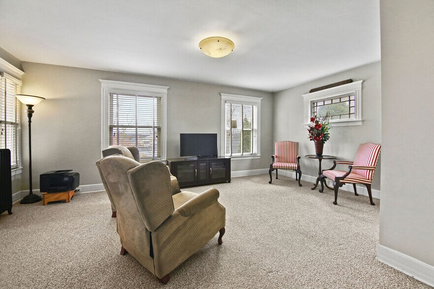 More Photos Of 18 Elm St, Rocky Hill Office Residential For Sale