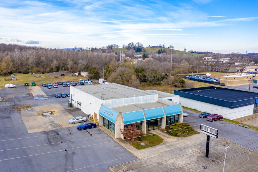 More Photos Of 2675 S Main St, Harrisonburg Auto Dealership For Lease