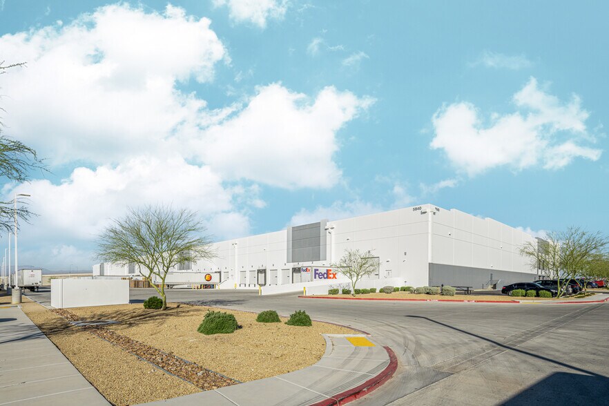 More Photos Of 5840 Donovan Way, Las Vegas Warehouse For Lease