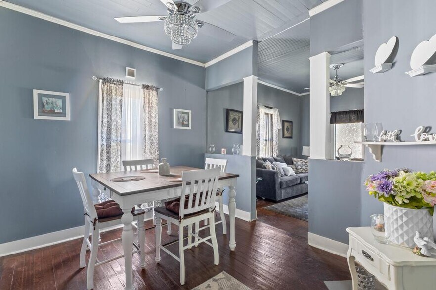 More Photos Of 450 S Oak St, Jackson Storefront Retail Office For Sale