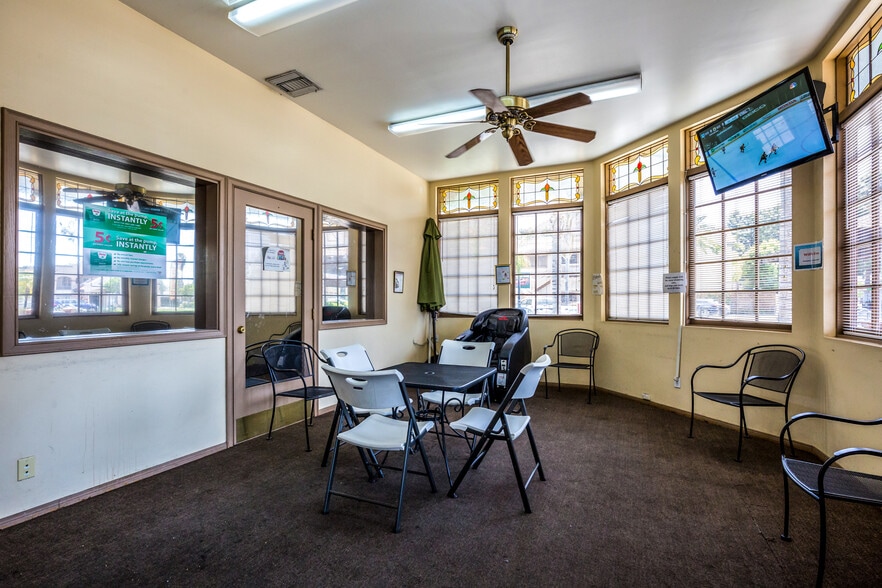 More Photos Of 555 W Bonita Ave, San Dimas Carwash For Sale