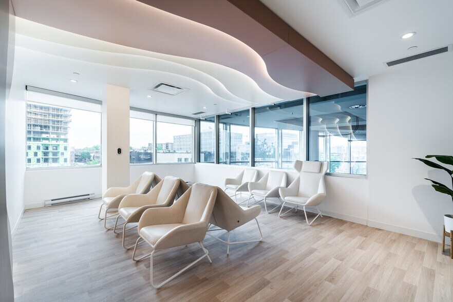 More Photos Of 8000 Boul Décarie, Montréal Office For Lease