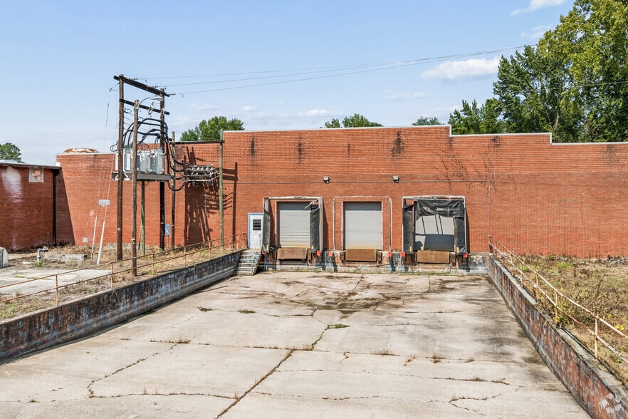 More Photos Of 500 S Chippewa St, Lumberton Warehouse For Sale