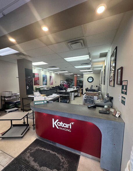 More Photos Of 282-284 Elgin St, Ottawa Storefront Retail Office For Lease