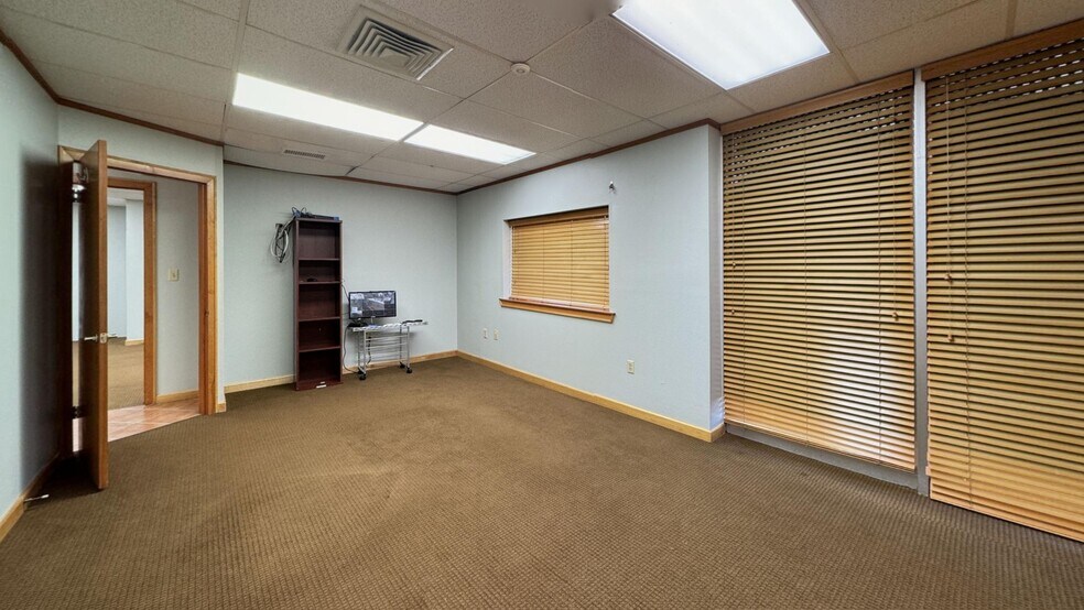 More Photos Of 1525 Shoreline Blvd, Corpus Christi Storefront Retail Office For Sale