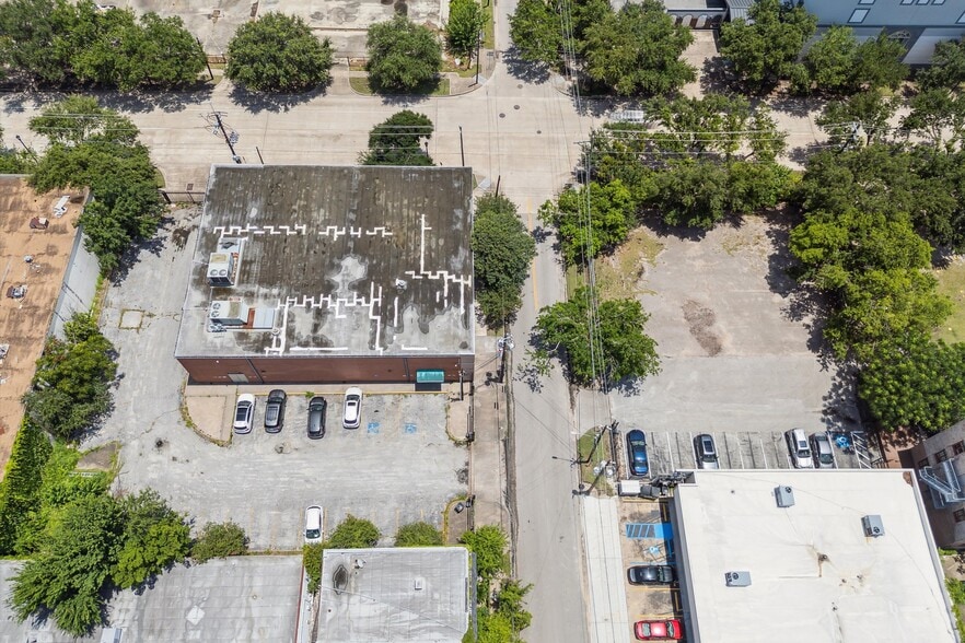 More Photos Of 2918 San Jacinto St, Houston Medical For Sale