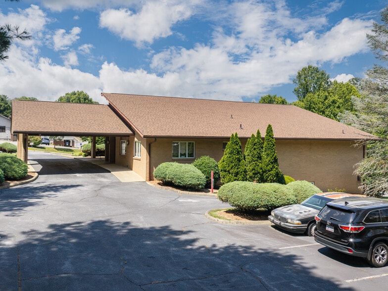 More Photos Of 60 Phifer St, Asheville Medical For Sale