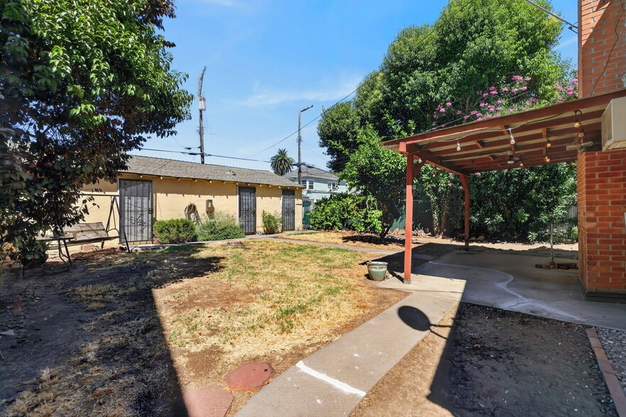 More Photos Of 2717 V St, Sacramento Multifamily For Sale