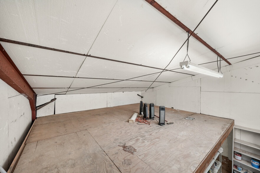 More Photos Of 4231 Bellaire Blvd, Houston Light Distribution For Lease