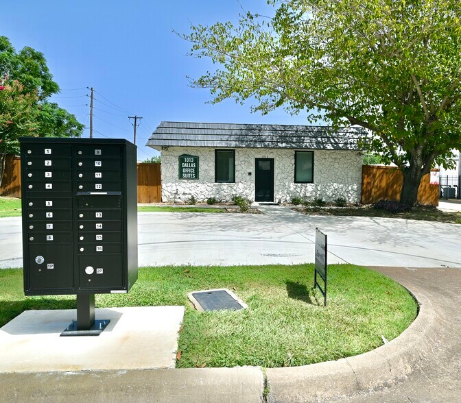 More Photos Of 1013 E Dallas St, Mansfield Office For Lease