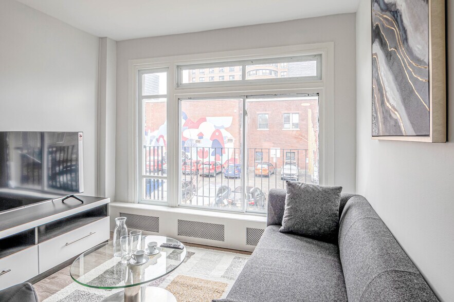More Photos Of 105 Rue Milton, Montréal Apartments For Sale