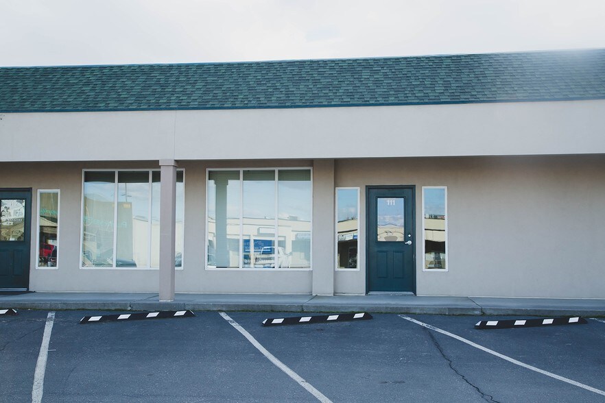 More Photos Of 8390 W Gage Blvd, Kennewick Office For Lease