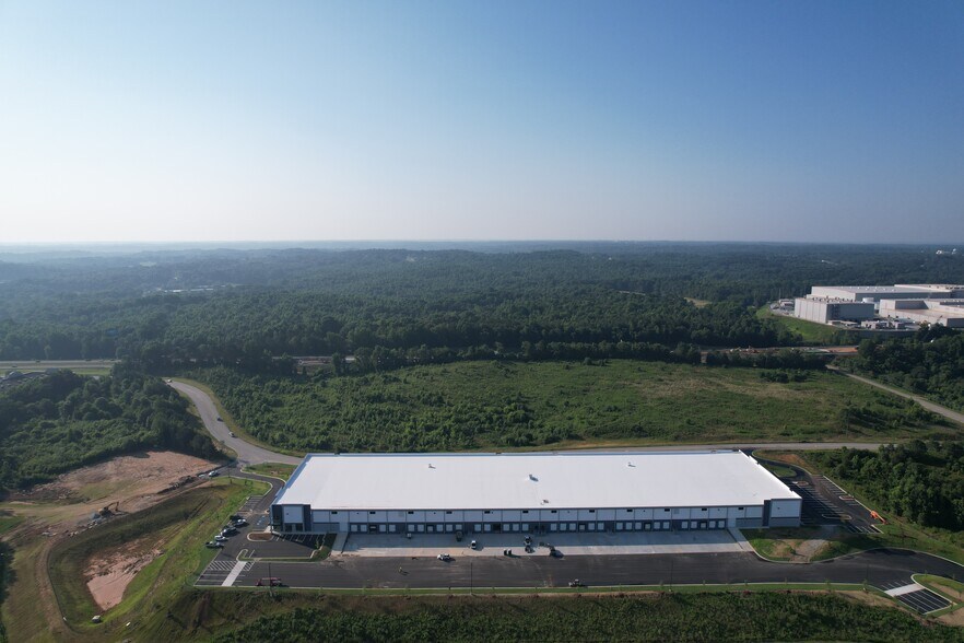 More Photos Of 1316 Steven B. Tanger Blvd, Commerce Distribution For Lease