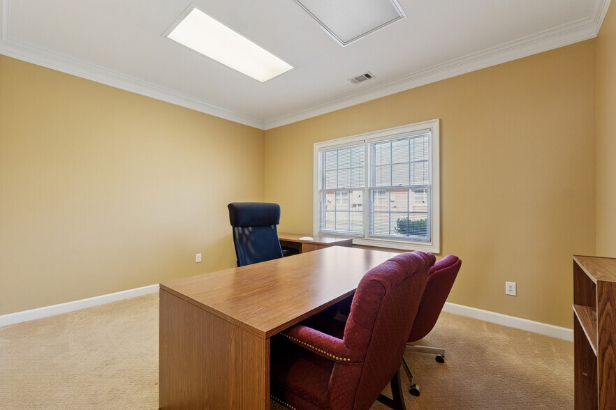More Photos Of 301-304 Macy Dr, Roswell Medical For Sale