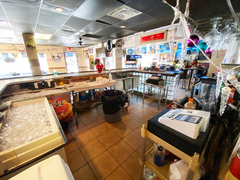 More Photos Of 7147 Harrisburg Blvd, Houston Restaurant For Sale