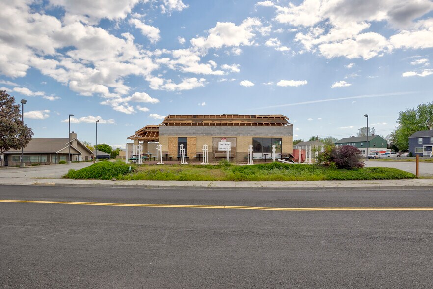 More Photos Of 325 Torbett St, Richland General Retail For Lease