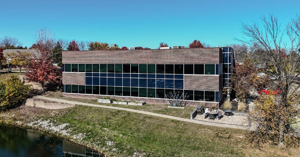 More Photos Of 12119 Stratford Dr, Clive Office For Lease