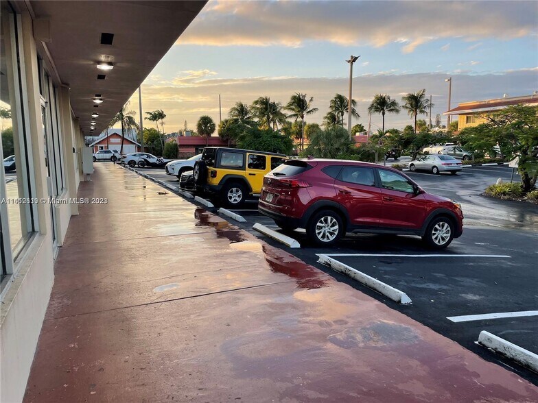 More Photos Of 236 N Federal Hwy, Dania Beach Unknown For Lease