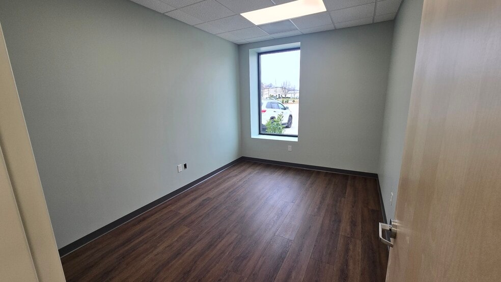 More Photos Of 168 Thunder Rd, Mooresville Light Manufacturing For Lease