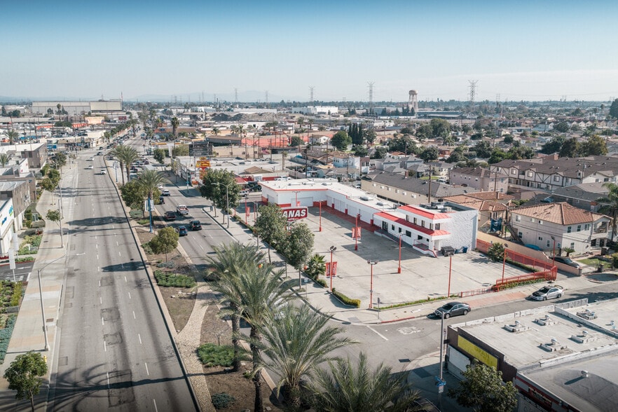 More Photos Of 4734 Firestone Blvd, South Gate Auto Dealership For Sale