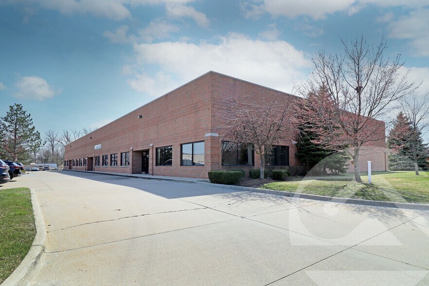 Primary Photo Of 13398-13420 W Star Dr, Shelby Township Flex For Sale