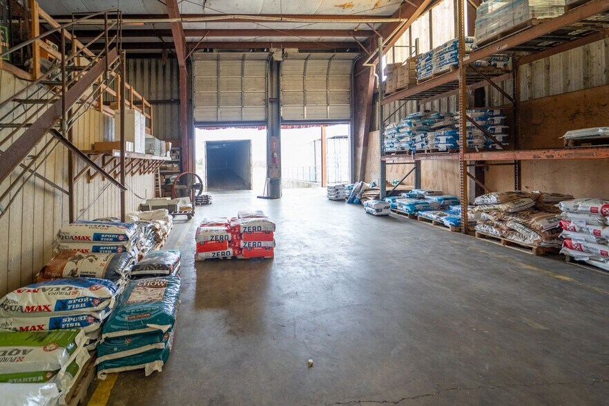 More Photos Of 5705 N Main St, Victoria General Retail For Sale