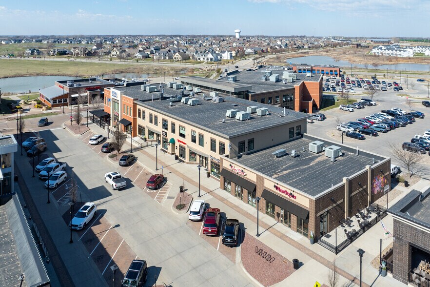 More Photos Of 1450 SW Vintage Pky, Ankeny General Retail For Lease
