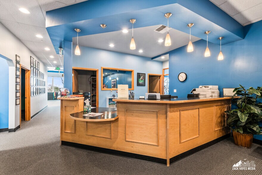 More Photos Of 11260 Old Seward Hwy, Anchorage Office For Sale