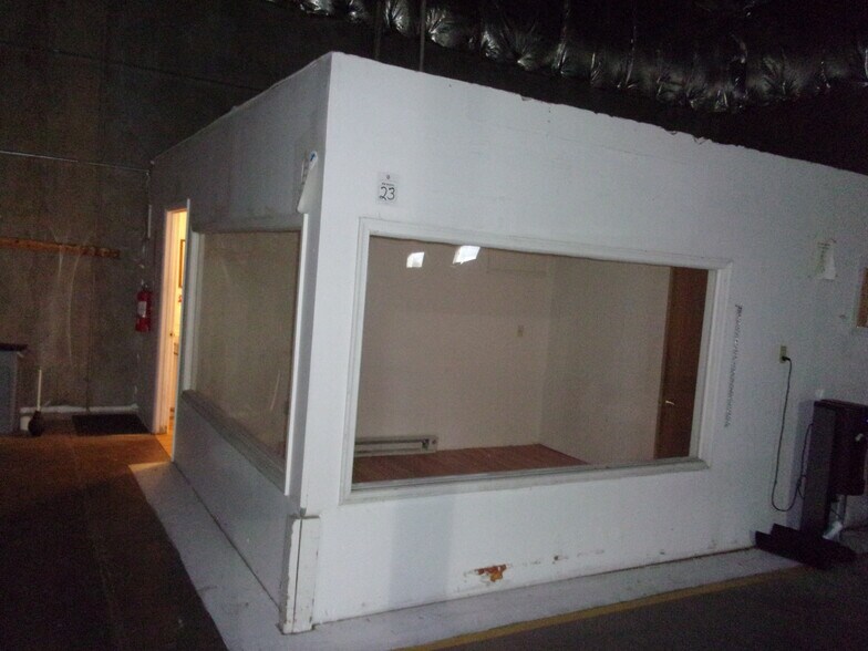 More Photos Of 8197 Euclid Ct, Manassas Park Warehouse For Lease