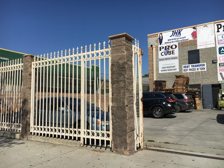 More Photos Of 2120 S Main St, Los Angeles Warehouse For Sale