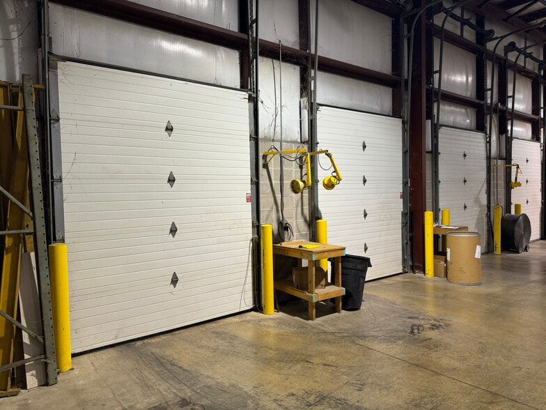 More Photos Of 498 Maratech Ave, Marathon Industrial For Lease