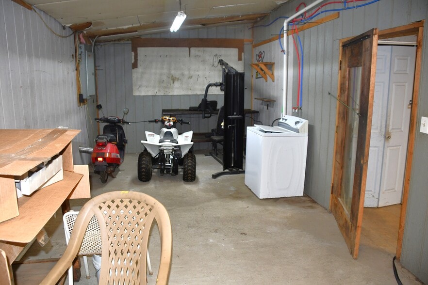 More Photos Of 138 Chestnut St, Marienville General Retail For Sale