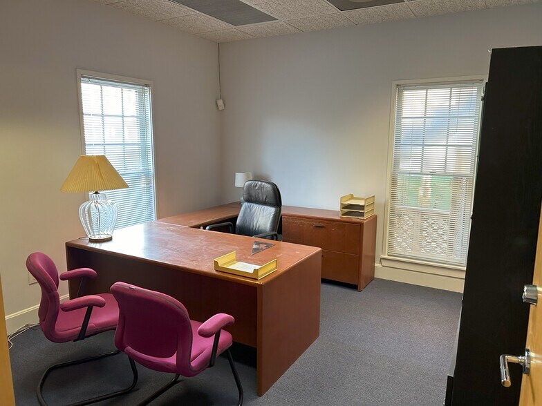 More Photos Of 2310 Peachford Rd, Atlanta Office For Lease