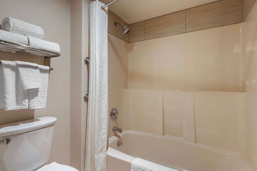 More Photos Of , Oak Harbor Hospitality For Sale