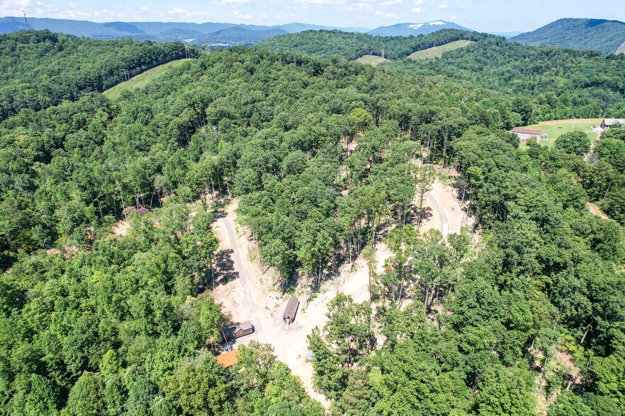More Photos Of 180 Lakeland Ridge Rd, Bean Station Specialty For Sale