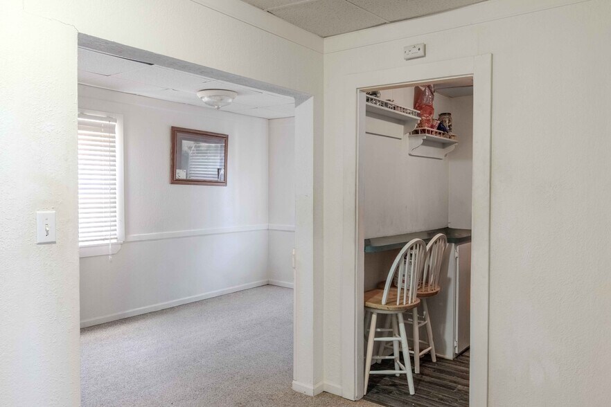 More Photos Of 407 Third St, Howe Specialty For Sale